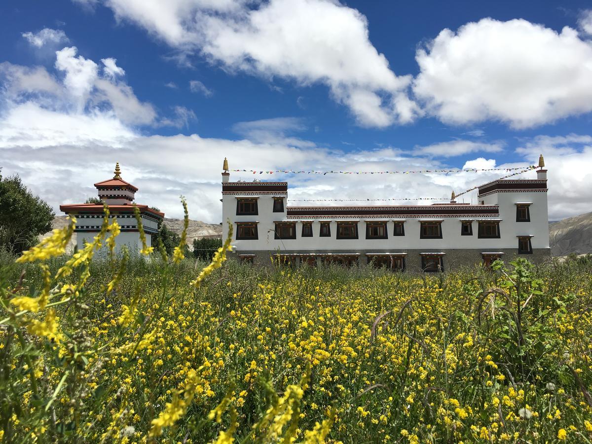 Royal Mustang Resort Nambo Экстерьер фото