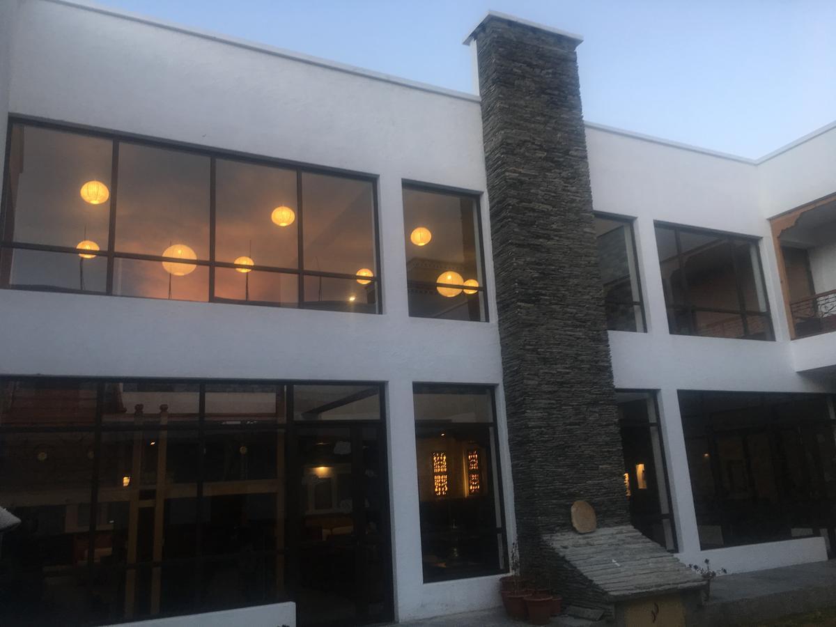 Royal Mustang Resort Nambo Экстерьер фото